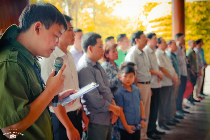 Ban Quản lý khu di tích Ngã 3 Đồng Lộc xúc động trước nghĩa cử hướng về miền Trung của đoàn.