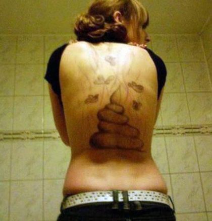 Những pha ghen tuông khiến ai cũng phải 'cười ra nước mắt'