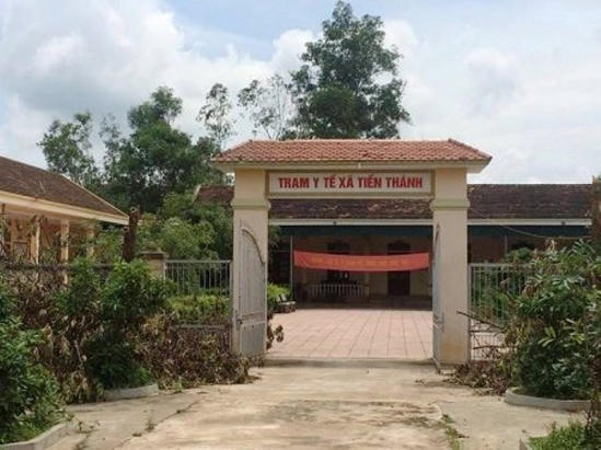 Yêu cầu tạm đình chỉ trưởng trạm y tế xã tiêm thuốc tại nhà