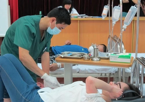 nguy-co-soc-phan-ve-khi-benh-nhan-sot-xuat-huyet-tu-y-truyen-dich