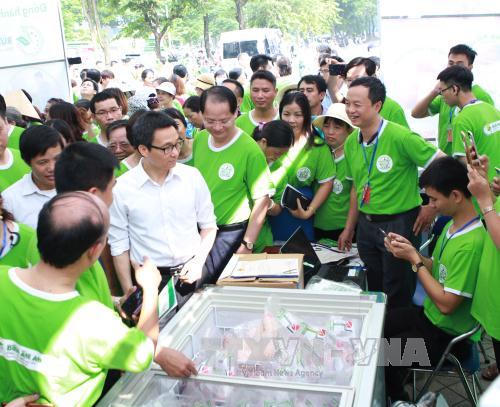Phó Thủ tướng Vũ Đức Đam dự lễ phát động chương trình 'Bữa ăn an toàn'