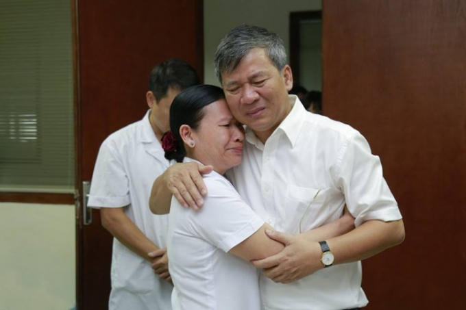 Rất nhiều những giọt nước mắt đã rơi trong buổi chia tay Giáo sư Nguyễn Anh Trí.