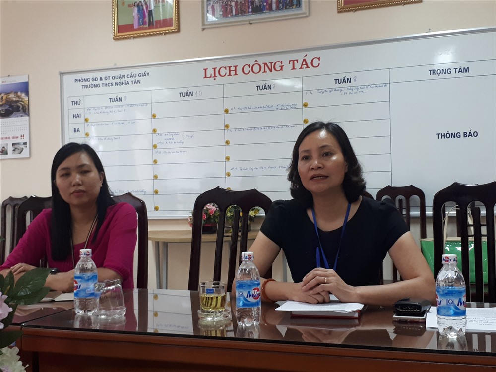Đại diện nhà trường thông tin về vụ việc. Ảnh: Huyên Nguyễn