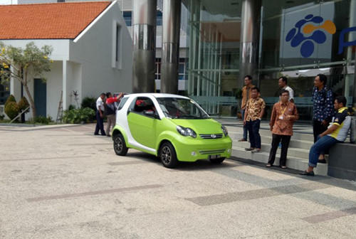 xe-o-to-dien-nho-xinh-nguoi-chay-thu-khen-het-loi--gia-chi-136-trieu-co-gi-hay