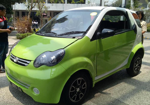 xe-o-to-dien-nho-xinh-nguoi-chay-thu-khen-het-loi--gia-chi-136-trieu-co-gi-hay