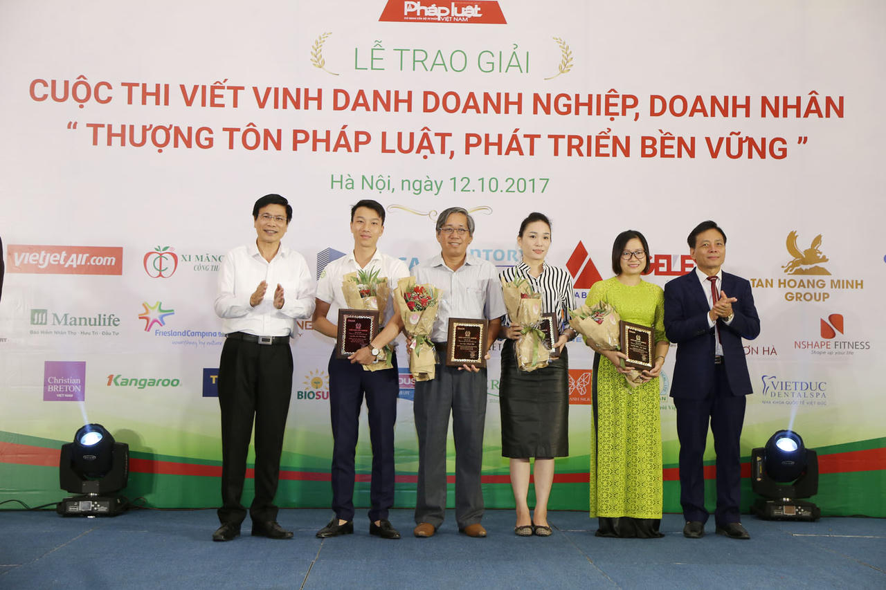 Lễ trao giải Cuộc thi 'Thượng tôn pháp luật, phát triển bền vững'