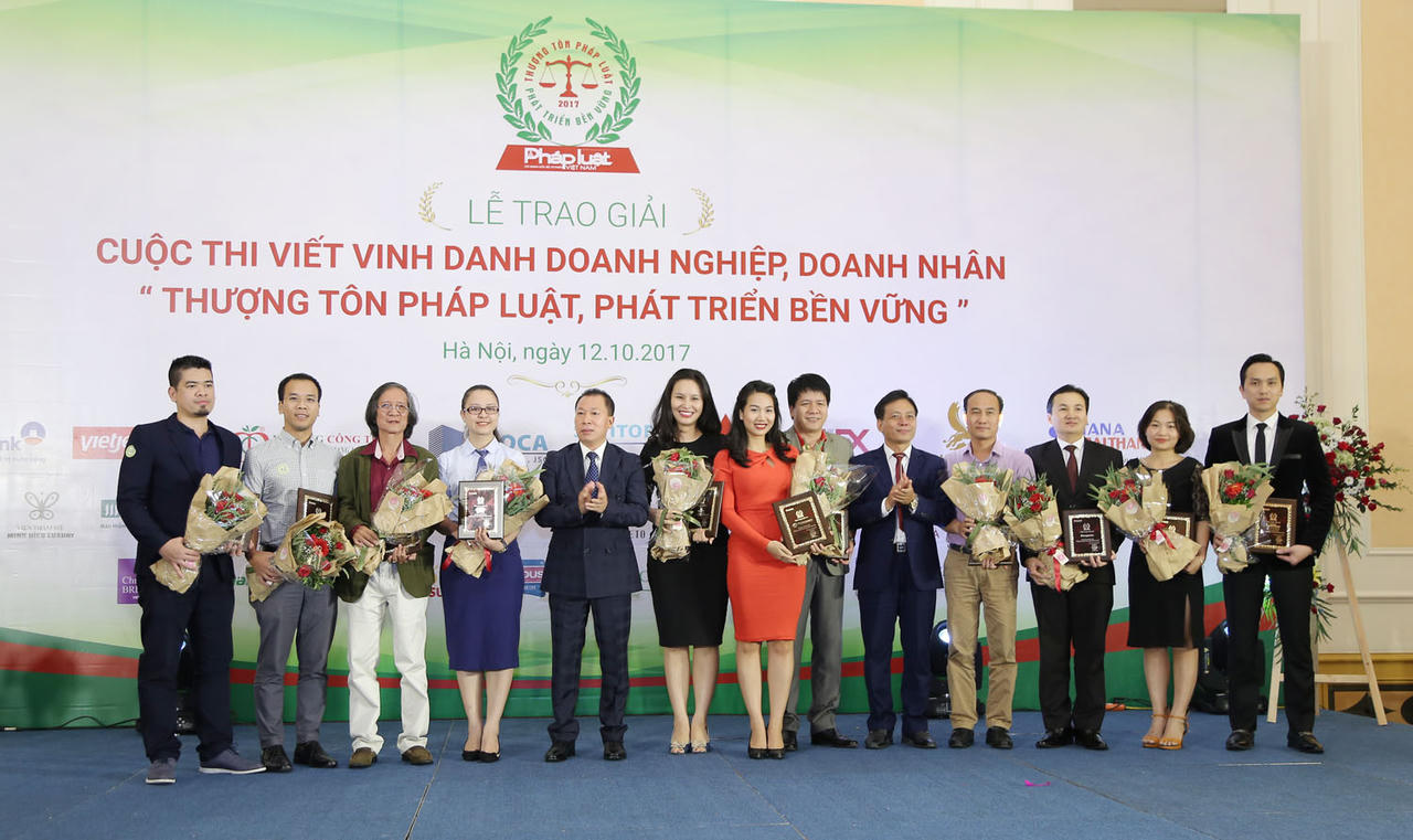 Lễ trao giải Cuộc thi 'Thượng tôn pháp luật, phát triển bền vững'