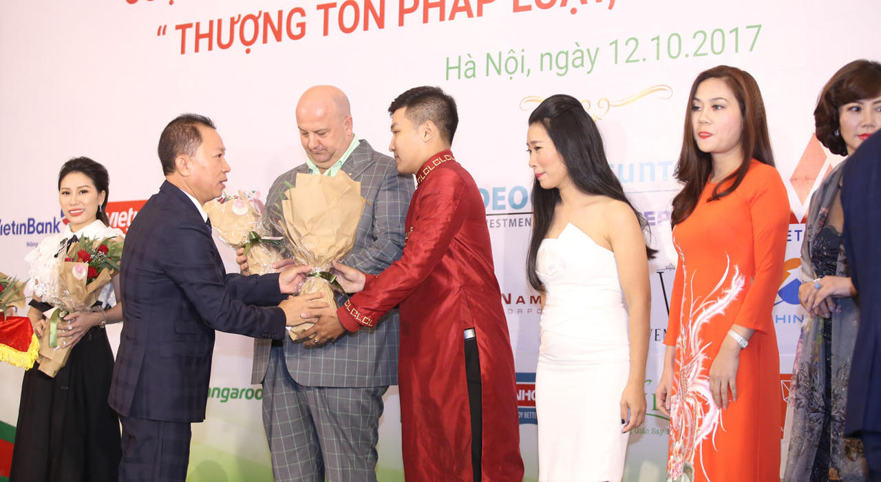 Lễ trao giải Cuộc thi 'Thượng tôn pháp luật, phát triển bền vững'