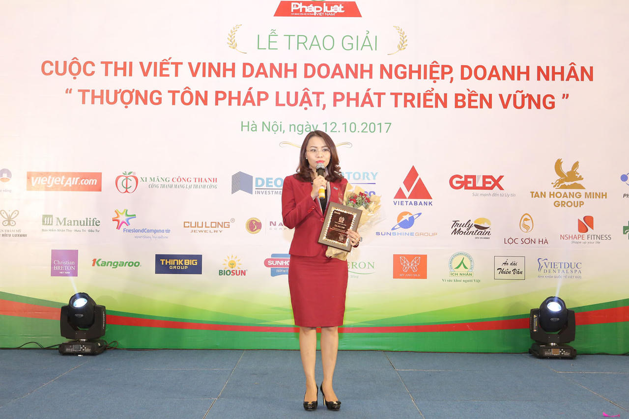 Lễ trao giải Cuộc thi 'Thượng tôn pháp luật, phát triển bền vững'