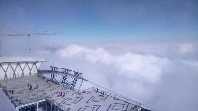 Hà Nội mới vào thu, cây cỏ đã đóng băng trên đỉnh Fansipan