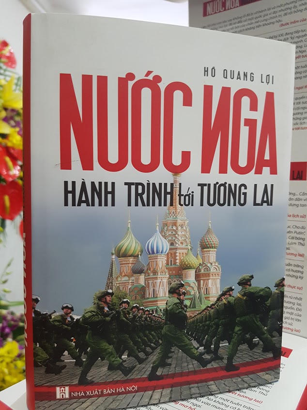 Một bộ phim sống động bằng ngôn từ tái hiện hình ảnh nước Nga đầy bão lửa 