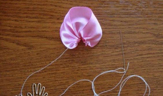 Tự làm hoa cài áo xinh lung linh