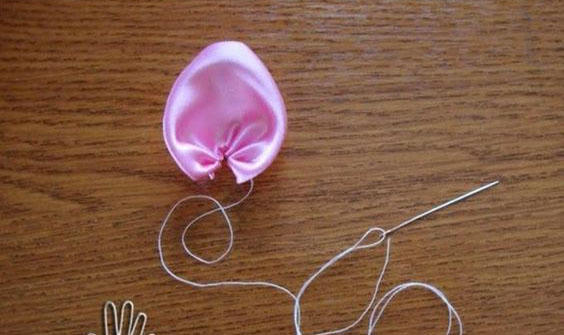 Tự làm hoa cài áo xinh lung linh