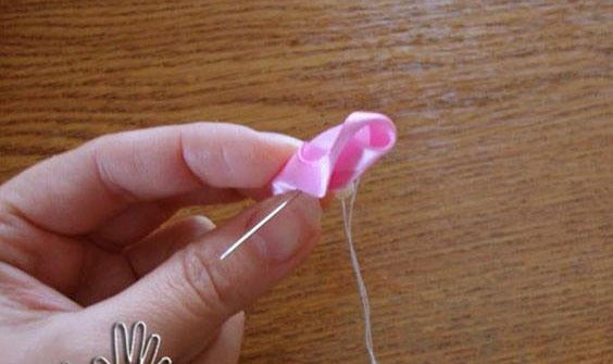 Tự làm hoa cài áo xinh lung linh