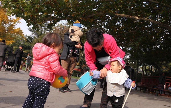 cha-me-hy-sinh-tuoi-gia-de-len-thanh-pho-lam-osin-khong-cong-cho-con-1