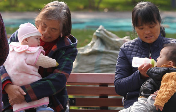 cha-me-hy-sinh-tuoi-gia-de-len-thanh-pho-lam-osin-khong-cong-cho-con-2