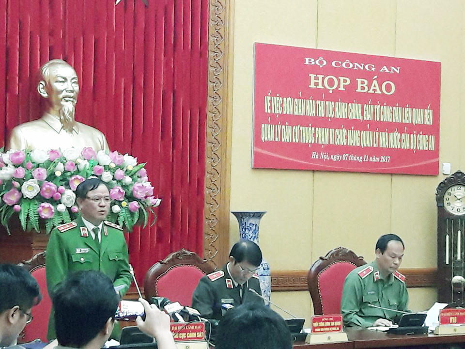  Bộ Công an: "Bỏ sổ hộ khẩu không phải là bỏ quản lý hộ khẩu"