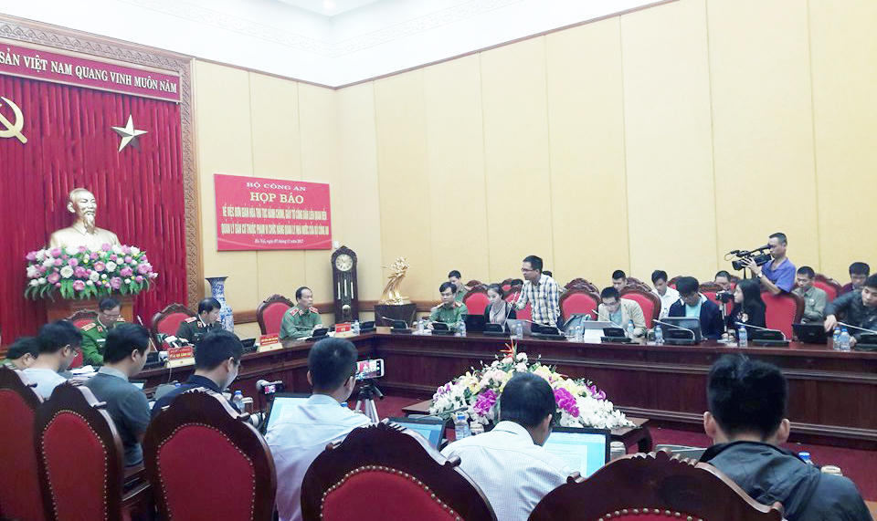  Bộ Công an: "Bỏ sổ hộ khẩu không phải là bỏ quản lý hộ khẩu"