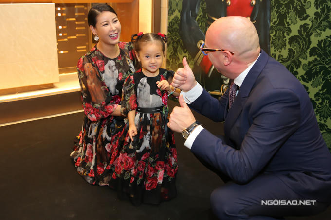 Hà Kiều Anh cùng 3 con hội ngộ dàn sao trong sự kiện ở TP HCM