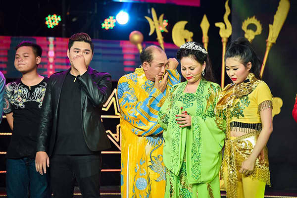 Duy Phương quyết định khởi kiện nhà sản xuất ‘Sau ánh hào quang’ vì bị phỉ báng trên sóng truyền hình