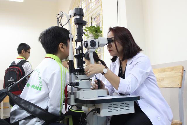 Chuyên gia cảnh báo biến chứng nguy hiểm của bệnh khô mắt