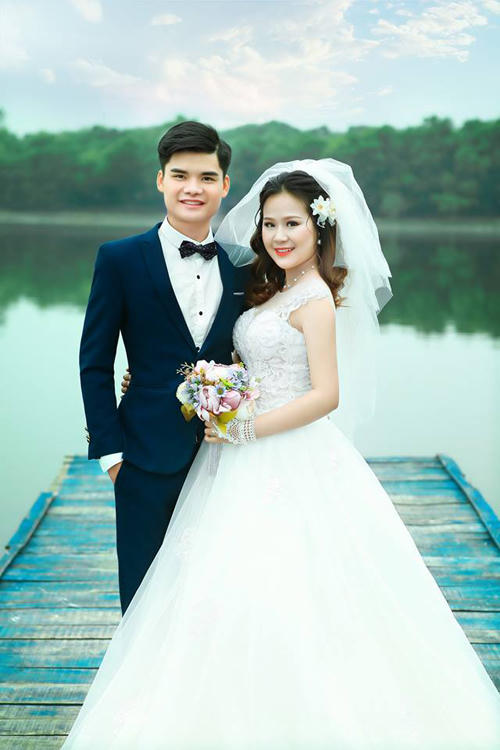 Bộ ảnh cưới của Trí - Trâm được thực hiện sau khi cô sinh con được một tháng.