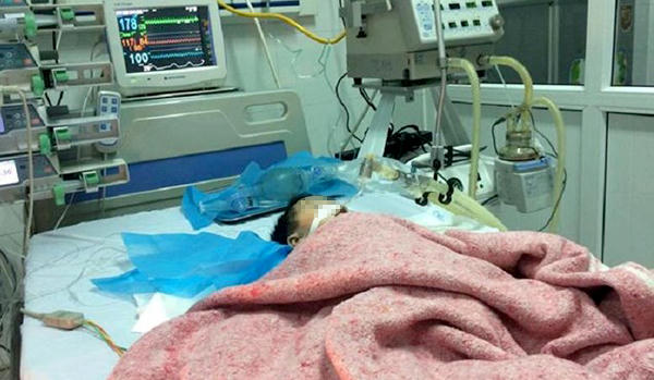 tiêm nhầm thuốc,sốt,chết não,bệnh viện Đông Anh,Hà Nội