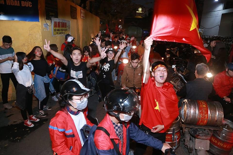 3 miền Bắc - Trung - Nam vỡ òa hạnh phúc, chúc mừng chiến thắng của U23 Việt Nam