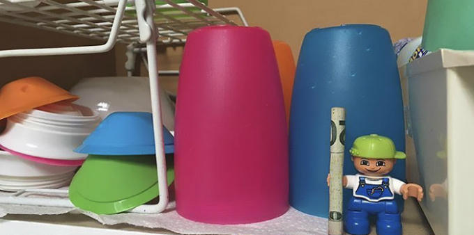 Bố là một kẻ lập dị ngọt ngào - cô đã miêu tả bố mình như thế.