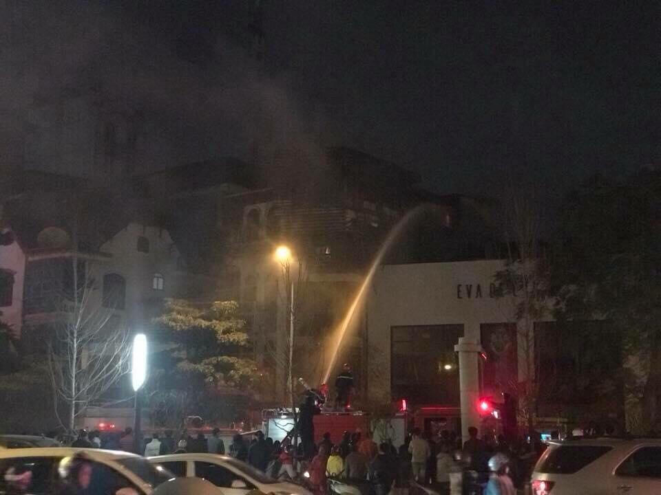 Hà Nội: Cháy nhà 5 tầng trên phố Trần Duy Hưng