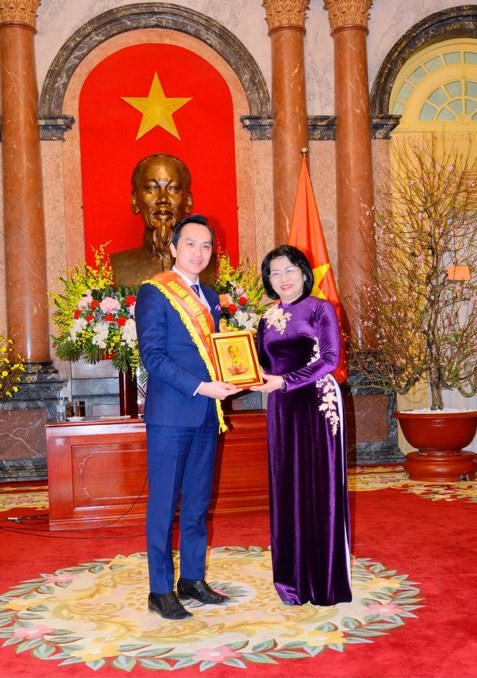 27781437_882408715259629_491374120_n