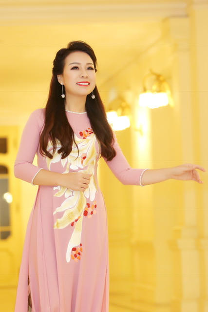 Ca sĩ Thu Hà: “Tôi chưa bao giờ nghĩ sẽ gác lại “nghiệp cầm ca””