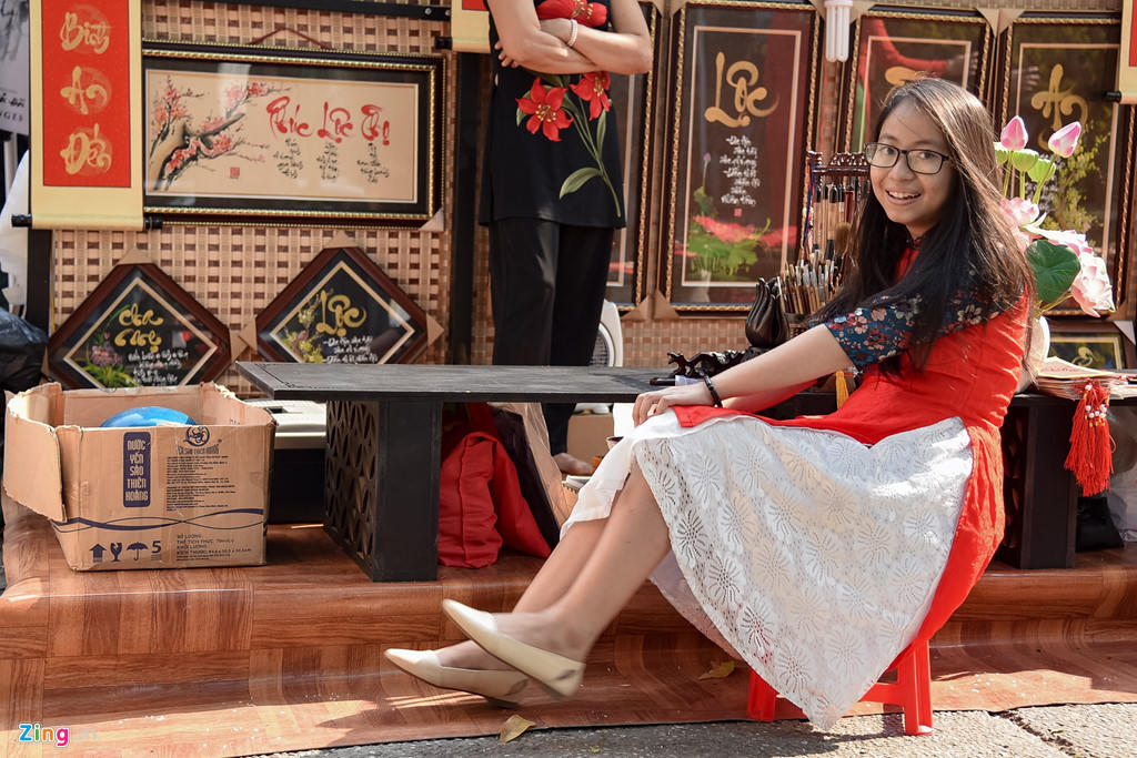 Phai dep Sai Gon no nuc dien ao dai ngay can Tet hinh anh 3