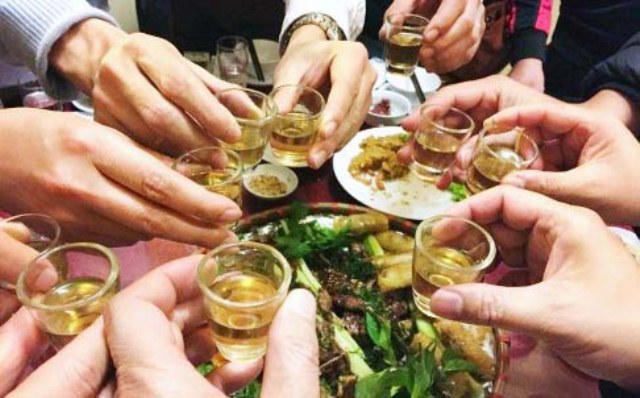 Đến mùng 2 Tết Mậu Tuất đã có 388 trường hợp nhập viện do ngộ độc rượu