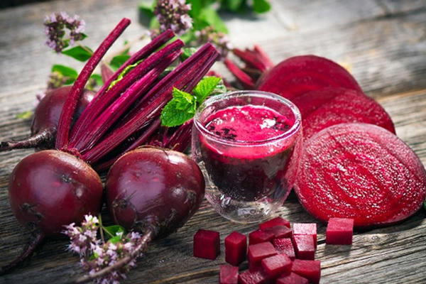 Củ cái đường chứa ít calo, chất béo nhưng lại chứa nhiều chất xơ, vitamin B6, C, canxi, kali, rất tốt cho sức khỏe và số đo vòng eo.