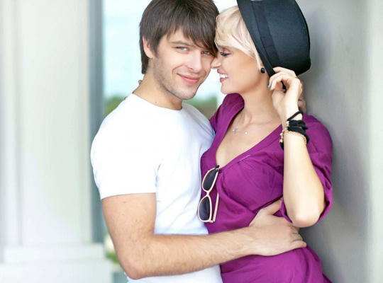 Liếc mắt hoài mà vợ vẫn chưa “bật đèn xanh” - Ảnh 1.