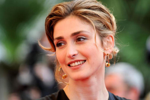 Pháp Tiêu chuẩn nhan sắc của phụ nữ Pháp đặt ở yếu tố thanh lịch. Họ trang điểm, làm đẹp hay ăn vận đều cố gắng toát lên vẻ đẹp thanh lịch