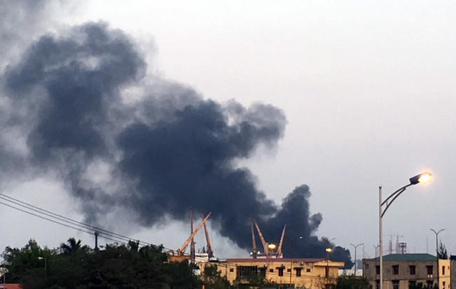 Tàu chở dầu bốc cháy dữ dội tại Cảng Đình Vũ