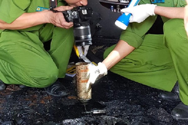 {title} phóng hỏa,giải quyết mâu thuẫn,phóng hỏa đốt nhà tại Đà Lạt,Công an tỉnh Lâm Đồng,Trần Văn Quốc,camera an ninh