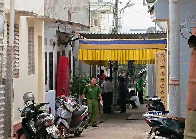 Gia đình đang tổ chức lễ tang cho thầy Ánh