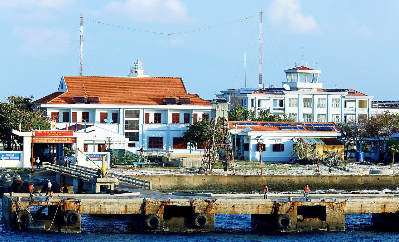 Kỷ niệm 43 năm giải phóng miền Nam thống nhất đất nước tại Trường Sa