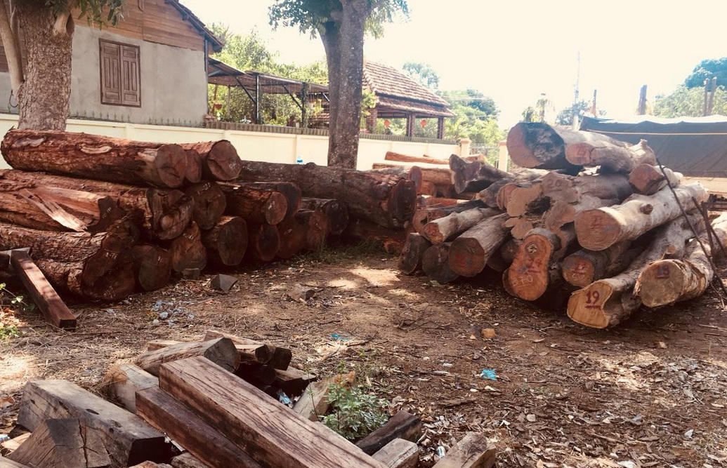 Bắt gỗ lậu ở Đắk Nông: Phát hiện cuốn sổ ghi chép Phượng “râu” đã chung chi cho các cơ quan chức năng hàng tỉ đồng