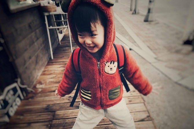 Hãy dừng việc ép trẻ 1-3 tuổi nói Xin lỗi vì chúng thực sự chẳng để tâm - 1