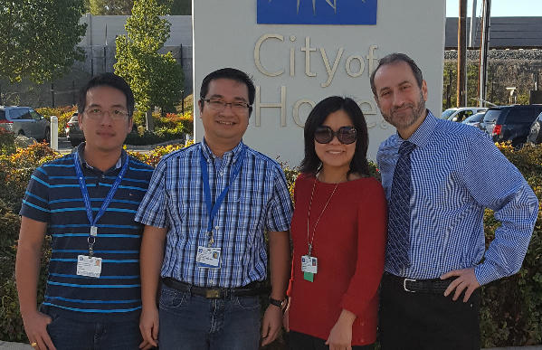 Tiến sĩ Lê Nguyễn Xuân Trường (thứ hai từ trái sang) cùng các cộng sự trong nhóm nghiên cứu. Ảnh: X.T