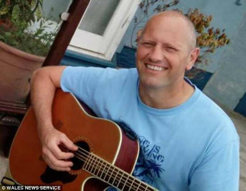 Anh chồng làm điều dại dột, dẫn đến việc bị bỏ tù. Ảnh: Wales News.