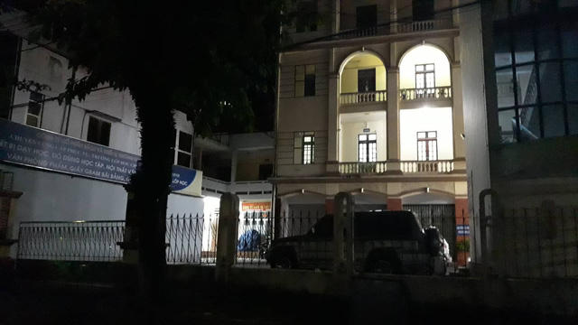 Sở GD&ĐT Hà Giang vẫn sáng đèn lúc 1h sáng để rà soát sai phạm điểm thi (Ảnh: T. Hùng).