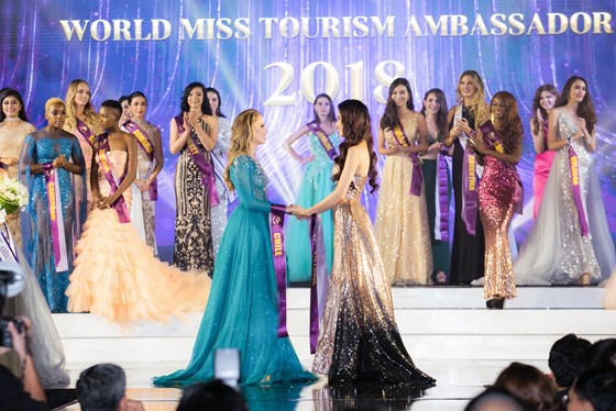 Phan Thị Mơ đăng quang Hoa hậu Đại sứ Du lịch Thế giới 2018 ảnh 1