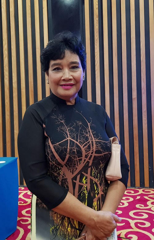 Ở tuổi thất thập, NSƯT Thanh Tú vẫn duyên dáng, nhanh nhẹn. (Ảnh: Nguyễn Hằng)