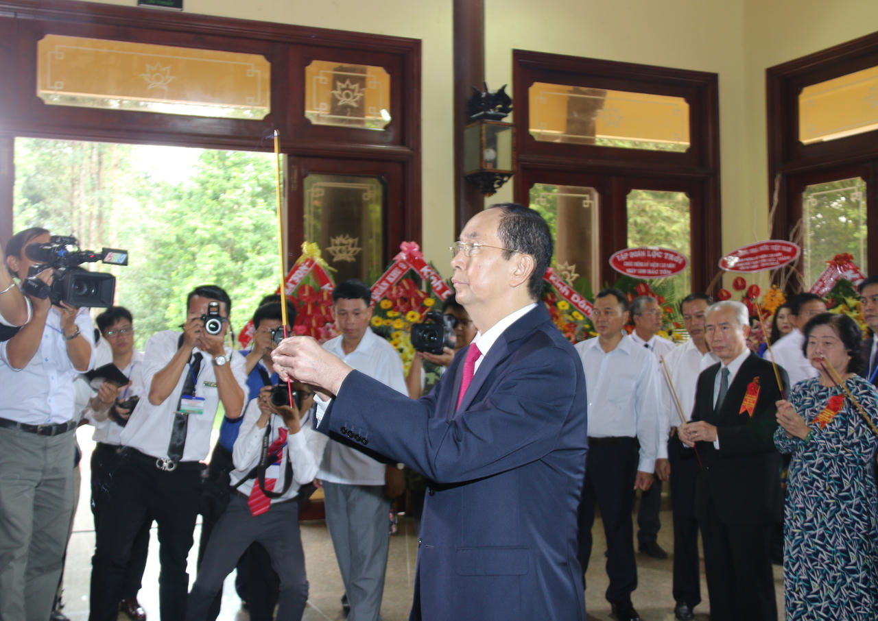 Chủ tịch nước Trần Đại Quang: Thế hệ trẻ phải tiếp tục học tập, tu dưỡng, rèn luyện theo tấm gương Bác Tôn