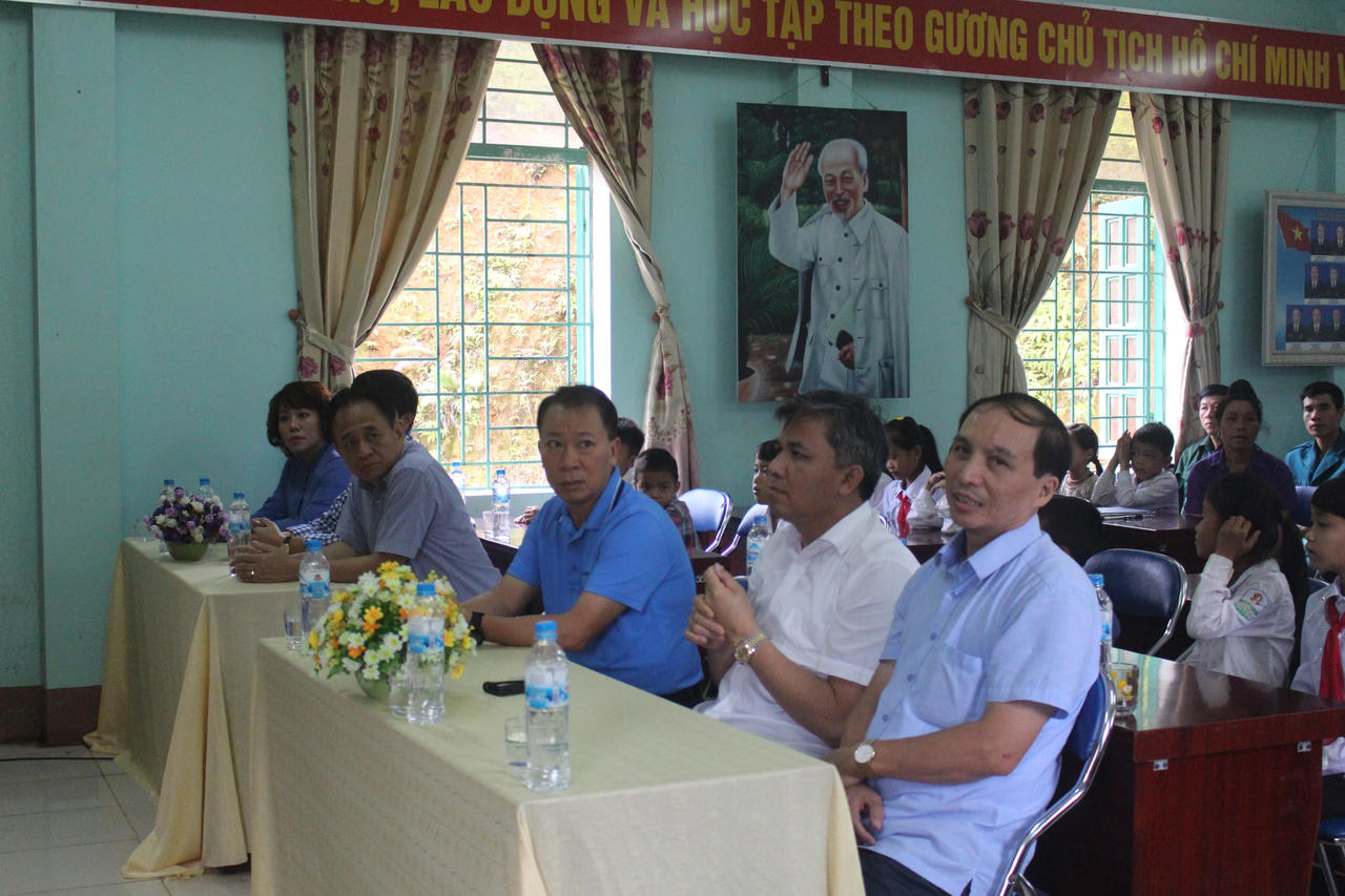 Báo Pháp luật Việt Nam “Chung tay xóa nghèo pháp luật” tại Điện Biên